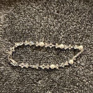 Elegant Silver and White Pearl Bracelet